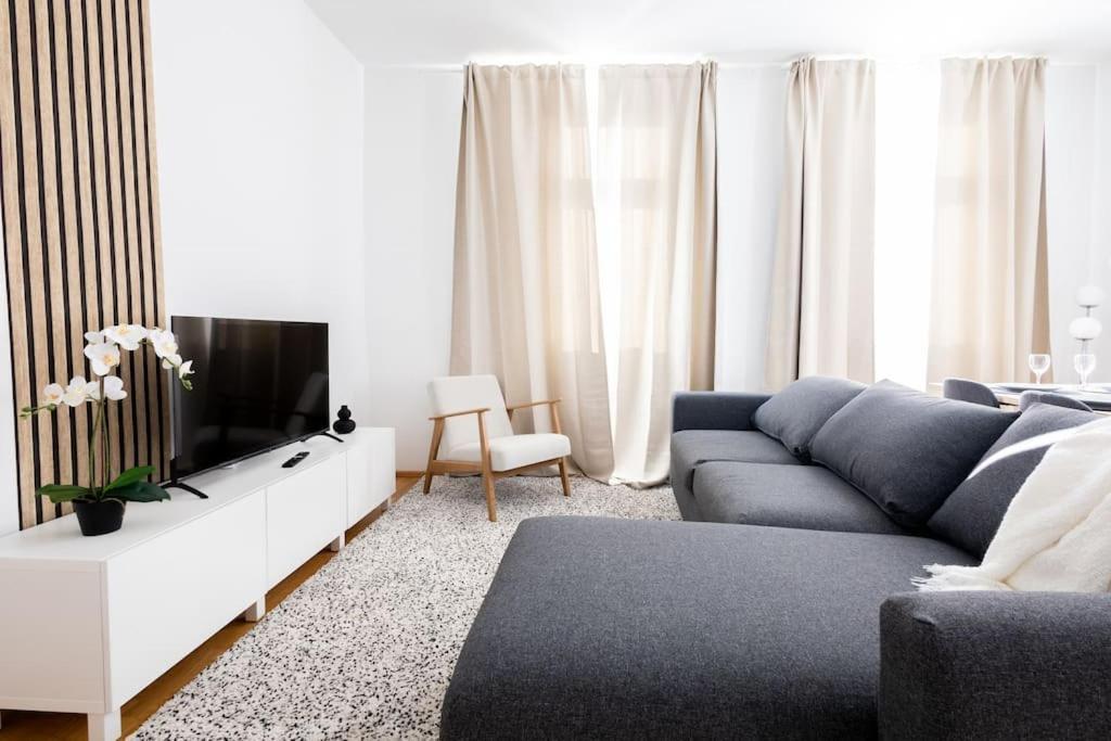 Orestaliving- 3Br On The Daube Canal/Friedensbruecke Vienna Exterior photo